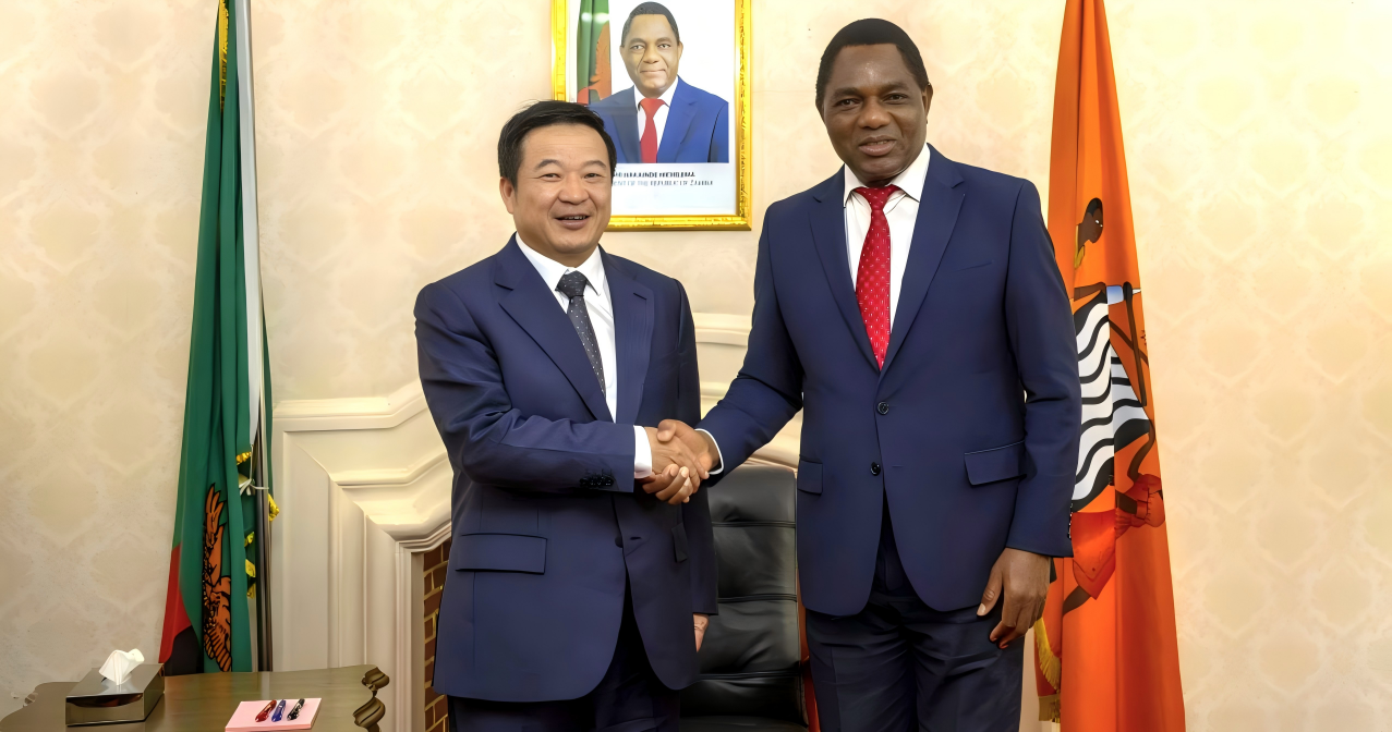 文岗拜会赞比亚总统哈凯恩德·希奇莱马